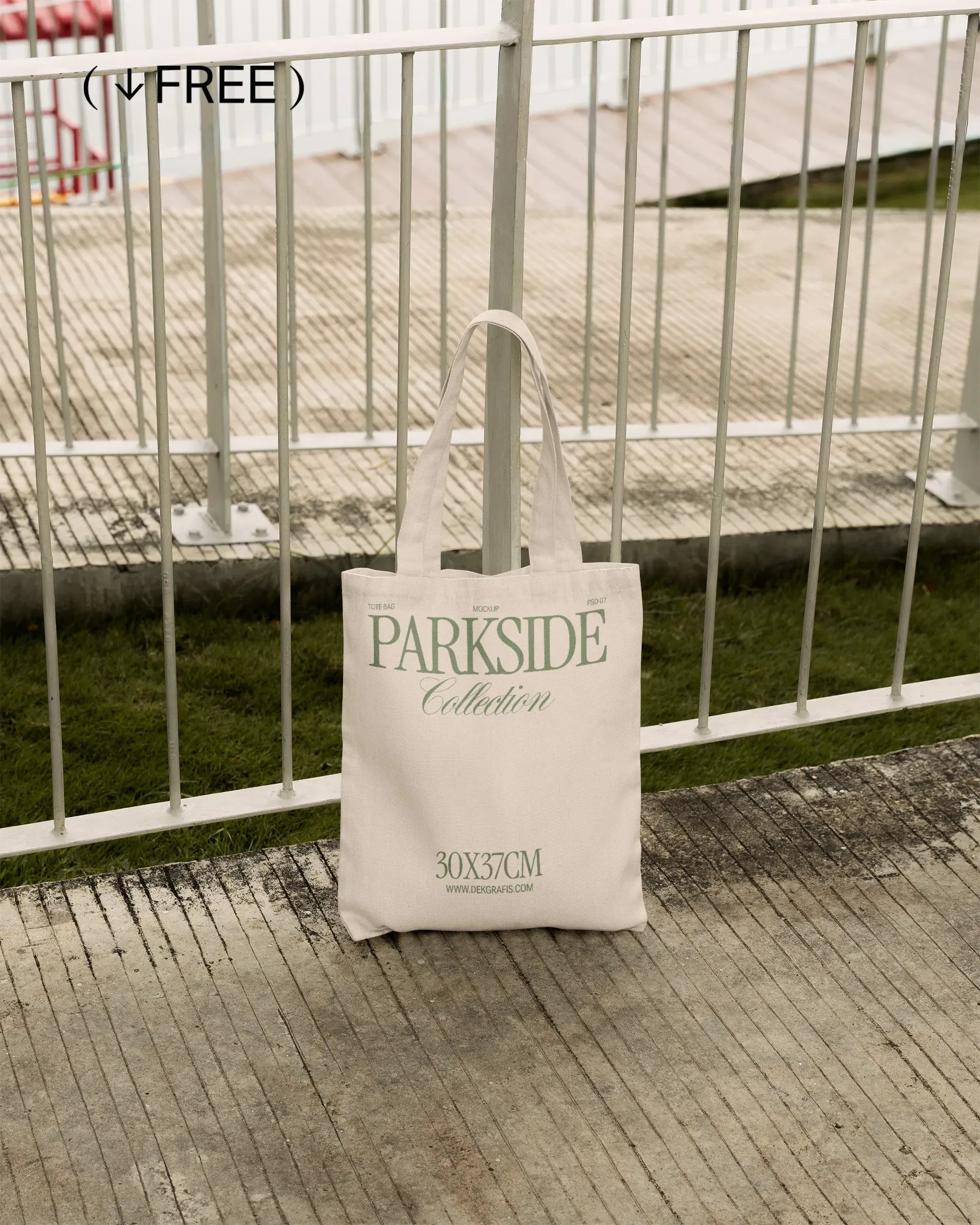 Free Aesthetic Parkside Tote Bag Mockup