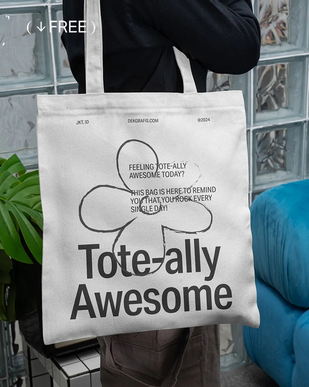 Free Canvas Tote Bag Mockup 04